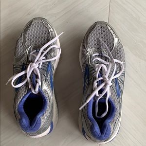 Brooks women’s running shoes
